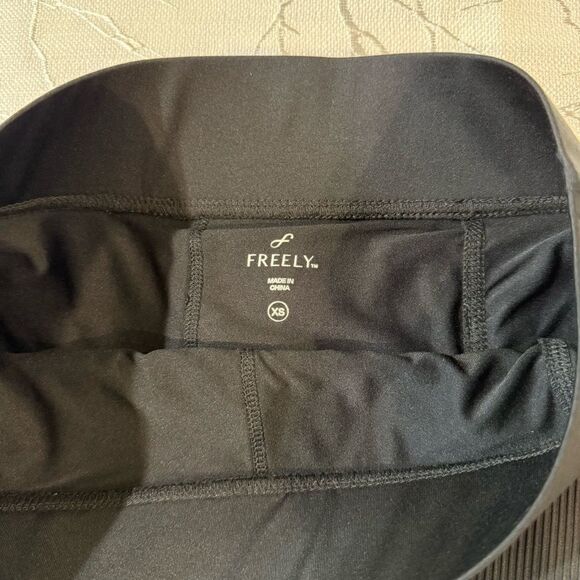 Freely Skort Black Sexy Slit Textured Fabric Side Pockets Golf Tennis SZ XS - Picture 7 of 10